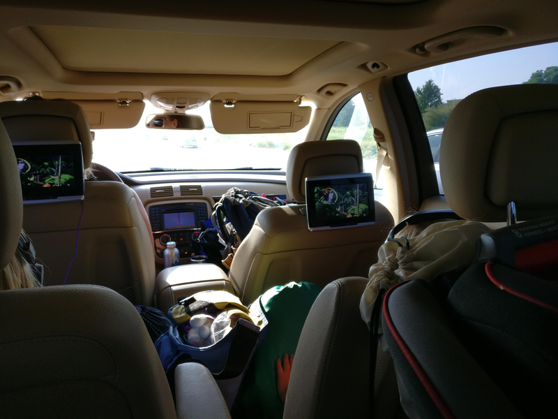 Illustration for article titled 2010 MB R350 Minivan Review/Road Trip!